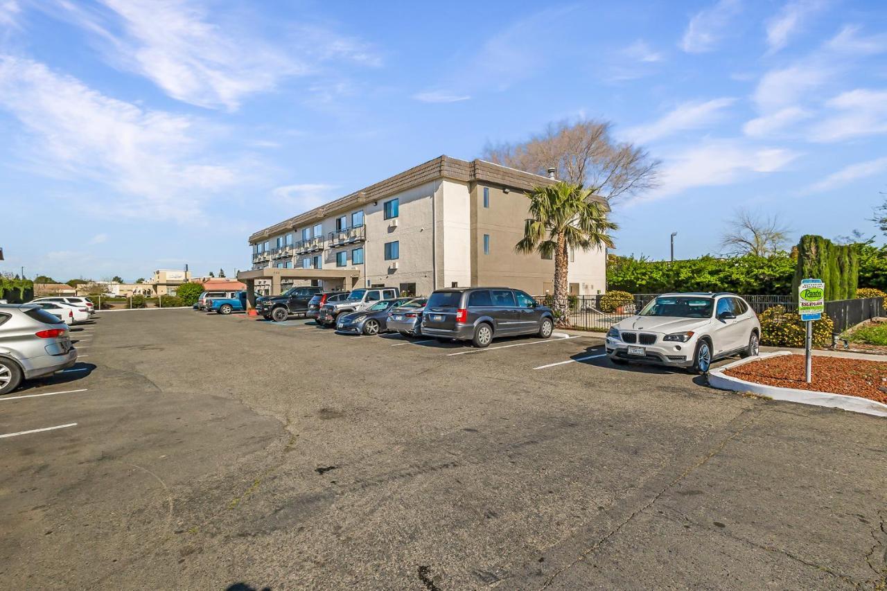 Sutter Inn Yuba City Exterior photo